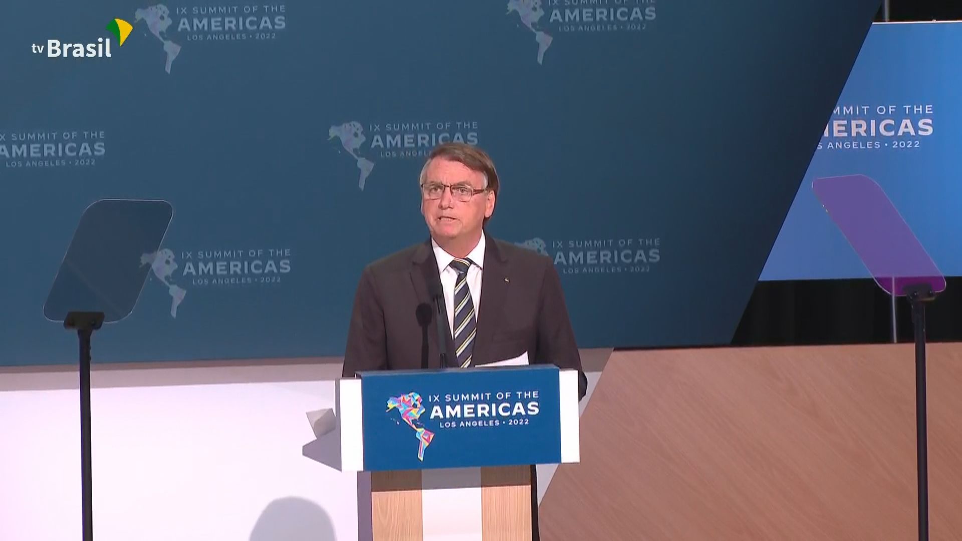 O presidente Jair Bolsonaro discursa na Cúpula das Américas, em Los Angeles, nos EUA