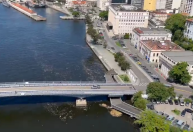 Quase 100 toneladas de lixo são despejadas por dia na Baía de Guanabara, diz Abrelpe