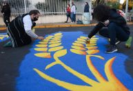 Produção de tapetes no feriado de Corpus Christi é retomada; veja fotos