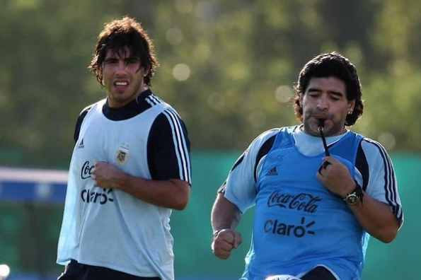 Imagem de destaque do post: Atacante argentino Carlos Tevez confirma aposentadoria