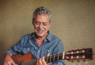 Chico Buarque lança primeira música inédita em cinco anos e anuncia turnê
