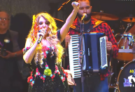 Elba Ramalho interrompe gritos contra Bolsonaro em show: “Não quero fazer política”