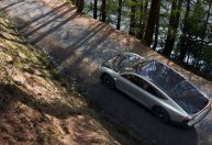 Empresa anuncia lançamento de primeiro carro do mundo movido a energia solar