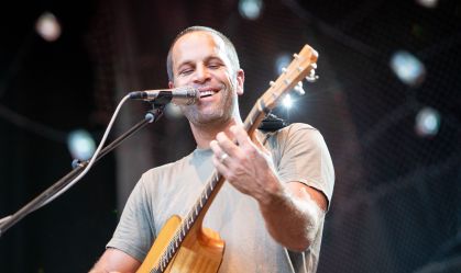 Jack Johnson revela que tem músicas nunca lançadas com artista brasileiro