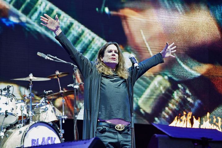Ozzy Osbourne durante show do Black Sabbath no Download Festival, no Reino Unido, em junho de 2016. / Marie Korner/Future Publishing via Getty Images