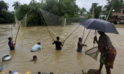 Inundações deixam 42 mortes e milhões de desabrigados na Índia e em Bangladesh