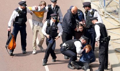 Jubileu de Platina: Prisões são feitas em desfile militar de comemoração da rainha Elizabeth II