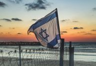 Israel vai deixar mais palestinos trabalharem em fábricas em meio à falta de funcionários