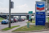 Preço médio do galão da gasolina nos EUA atinge US$ 5 pela primeira vez