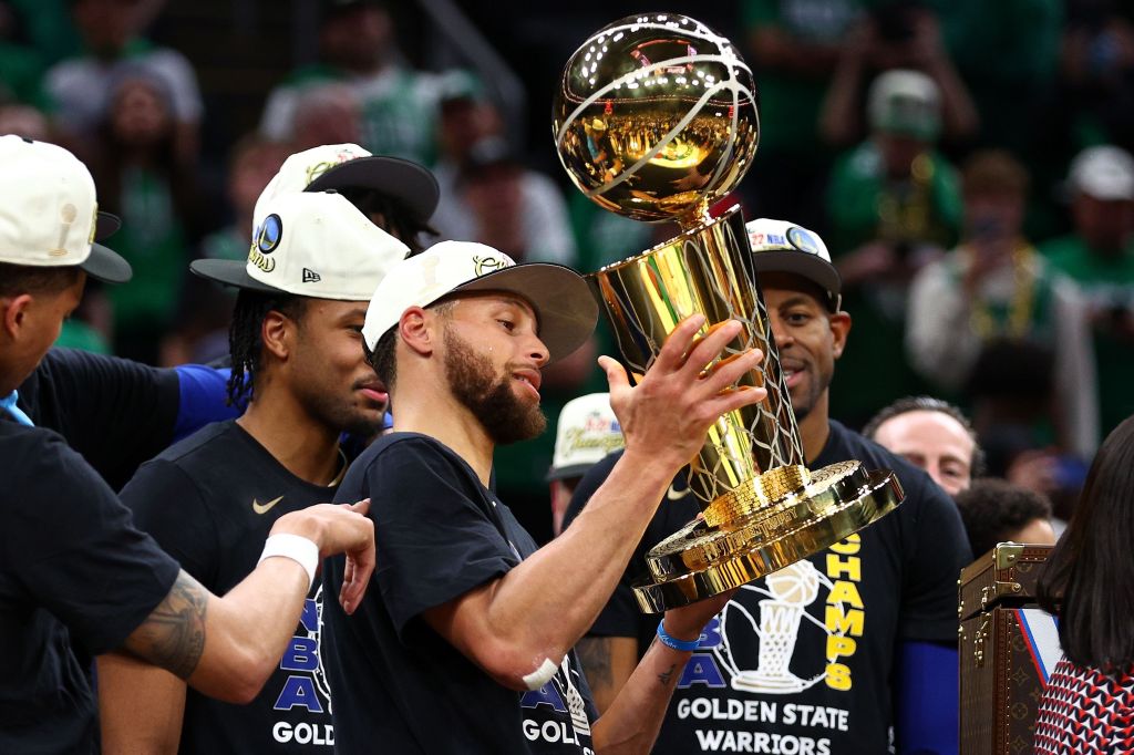 Curry celebra o quarto título de sua carreira • Getty Images