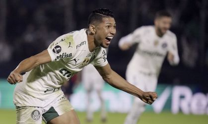 Com dois gols marcados nesta quarta (29), Rony se tornou o maior artilheiro do Palmeiras na história da Libertadores