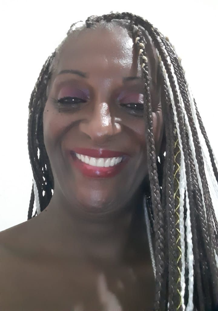 Nikole Espírito Santo, ex-beneficiada e colaboradora do Transcidadania / Acervo pessoal