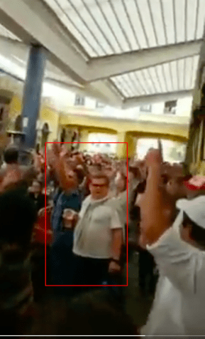 | Captura de tela do vídeo encontrado no Twitter, com qualidade de imagem superior à postagem do TikTok