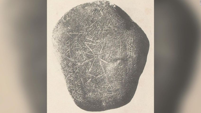 Uma das lápides estudades pelos pesquisadores / Profesor Pier-Giorgio Borbone