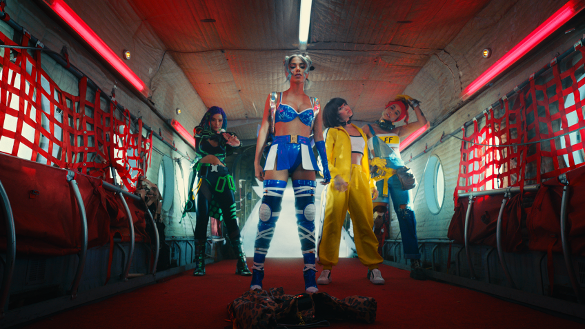 Anitta durante o clipe de "Tropa", lançado em parceria com o jogo Free Fire / VLT filmes e The End/Garena 1
