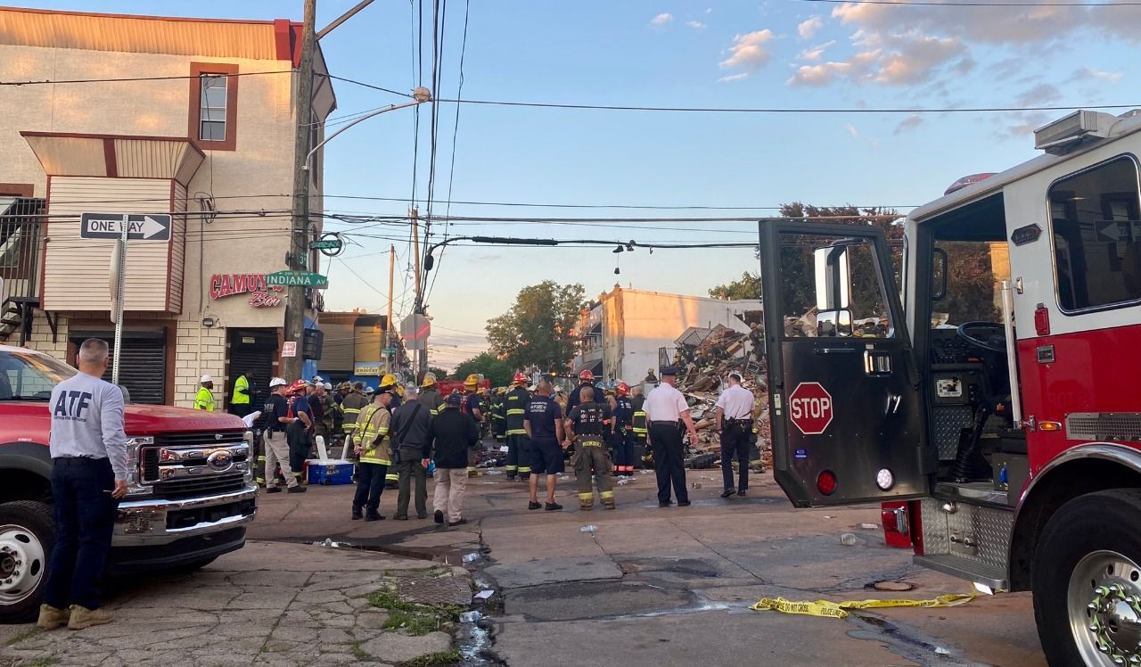 Imagem de destaque do post: Prédio desaba nos Estados Unidos e bombeiro morre