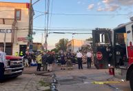 Prédio desaba nos Estados Unidos e bombeiro morre