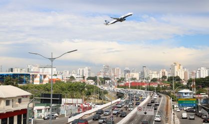 Passagens aéreas sobem 123% no acumulado dos últimos 12 meses, mostra IPCA-15