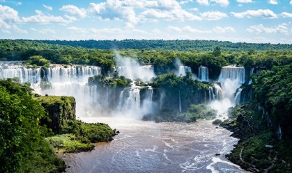Cataratas do Iguaçu: parque retira 158 quilos de moedas em ação de limpeza do rio