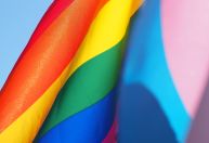 CNN no Plural+: Atletas e torcidas LGBT+ lutam pela inclusão no esporte