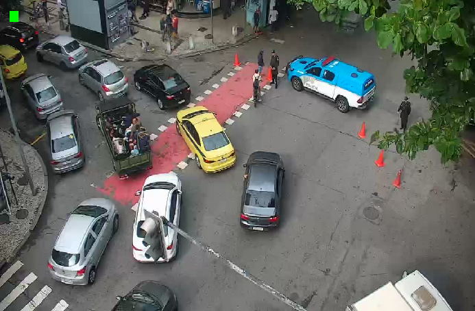 Interdição da rua Pompeu Loureiro, em Copacabana / Foto: Centro de Operações do Rio