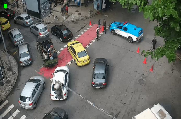 Interdição da rua Pompeu Loureiro, em Copacabana / Foto: Centro de Operações do Rio