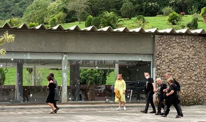 Corpo do jornalista britânico Dom Phillips é velado no Rio de Janeiro