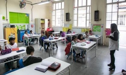 Prefeitura de Buenos Aires proíbe linguagem inclusiva nas escolas