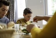 O que é alimentação desordenada, que atinge 20% das crianças do mundo