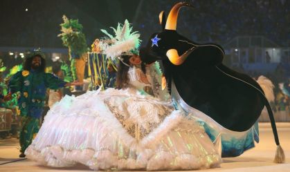 Bois Caprichoso e Garantido se apresentam na 1ª noite do Festival de Parintins