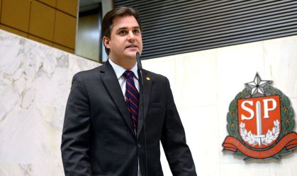 Alesp convoca sessão para votar suspensão de deputado que xingou papa