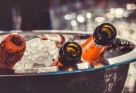 Cerveja “refrescante” e fast food para ressaca: mitos e verdades sobre o consumo de álcool