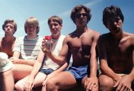Grupo de cinco amigos tira a mesma foto há 40 anos