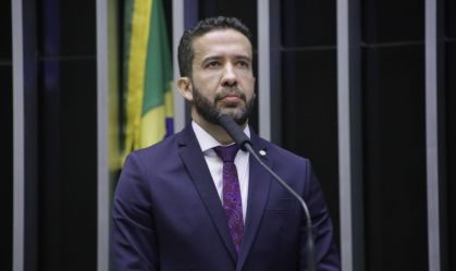 Conselho de Ética da Câmara aprova suspender André Janones por três meses