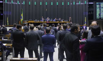 Mesa da Câmara envia ao Conselho de Ética ações contra deputados por motim