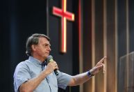 Moraes autoriza Bolsonaro receber auxílio religioso uma vez por semana