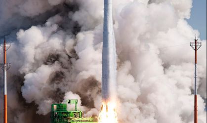 Coreia do Sul lança primeiro foguete espacial fabricado no país