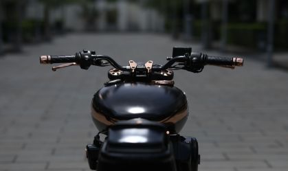 Multilaser vai alugar motos elétricas por assinatura em parceria com startup