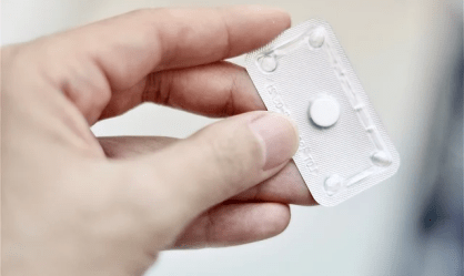 Redes de farmácias nos EUA limitam compra de contraceptivos de emergência
