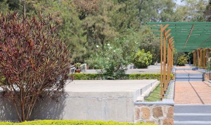 Túmulos no memorial de Kigali para as vítimas do genocídio em Ruanda