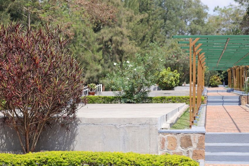 Túmulos no memorial de Kigali para as vítimas do genocídio em Ruanda / Arthur Edwards/Pool/Getty Images