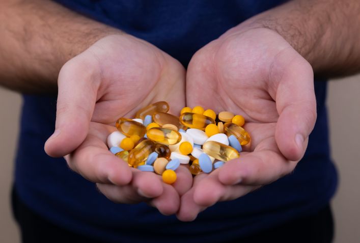 Suplementos devem ser consumidos com orientação profissional, diz nutricionista / Volodymyr Hryshchenko/Unsplash