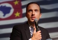 Vinicius Poit anuncia apoio a Tarcísio e Bolsonaro para segundo turno