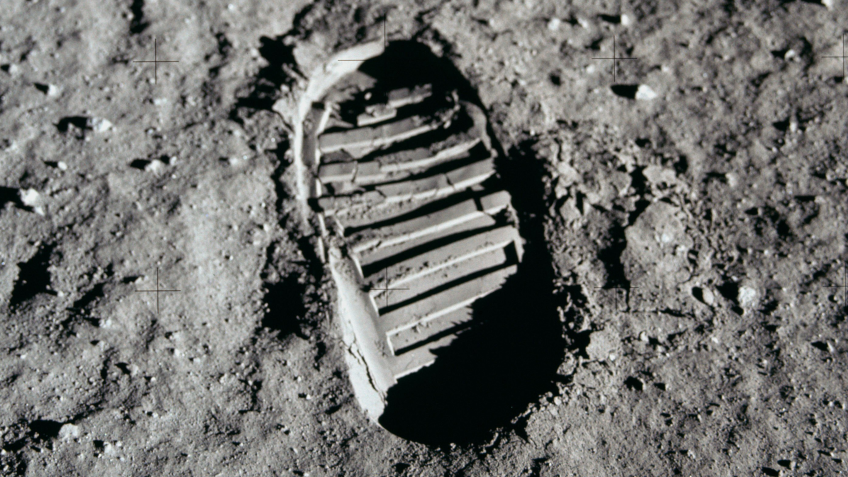 Pegada deixada na Lua durante a missão Apollo 11 • USNatArchives