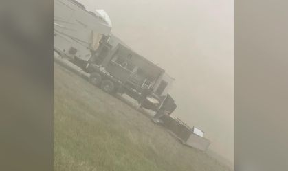 Tempestade de areia causa engavetamento de 21 veículos nos EUA, com seis mortes