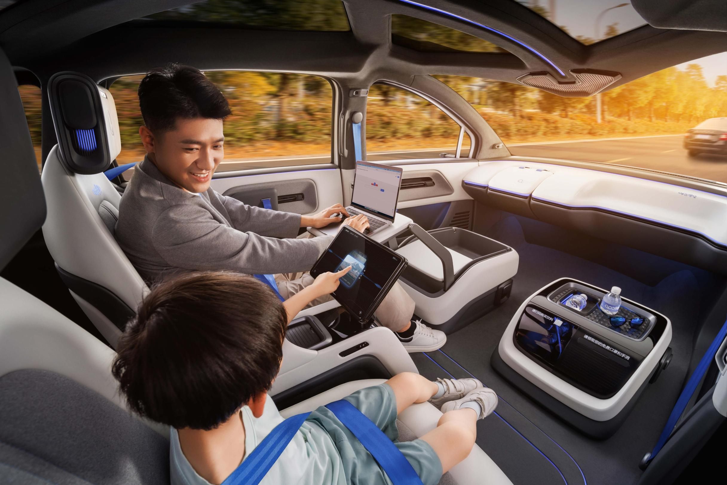 220721062806-03-baidu-robotaxi-no-steering-wheel