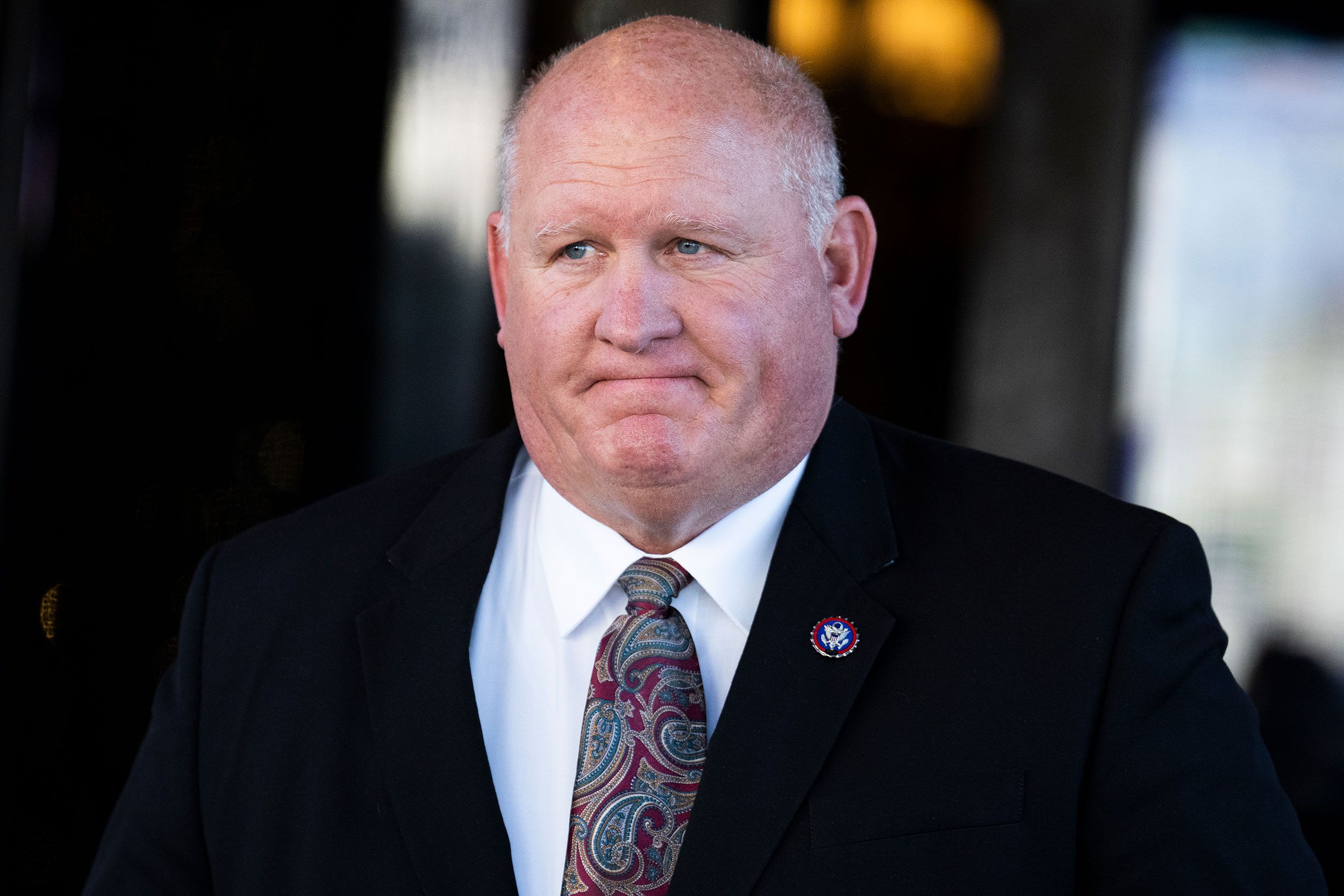 O deputado Glenn Thompson, R-Pa., deixa uma reunião da Conferência Republicana da Câmara no Capitol Hill Club na quarta-feira, 1º de dezembro de 2021.