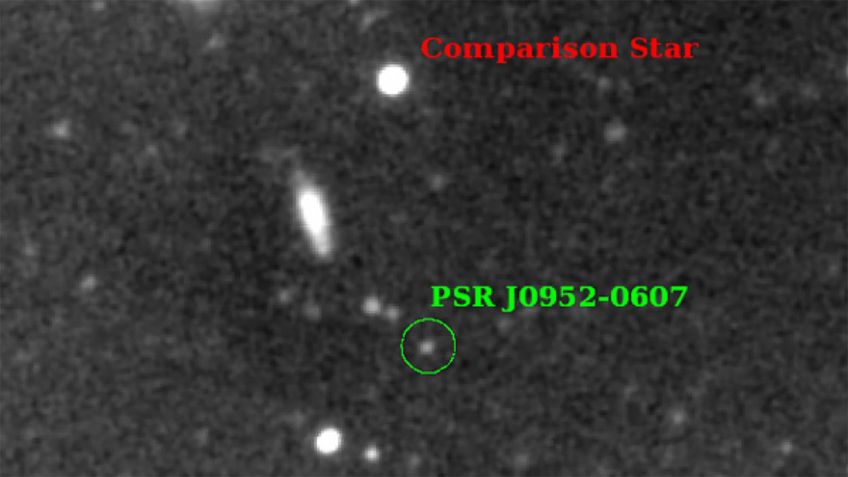 Astrônomos observaram uma estrela fraca (círculo verde) com quase metade de sua massa engolida por uma estrela de nêutrons invisível. A estrela engolida é muito mais fraca e menor em comparação com uma estrela regular (topo). / W. M. Keck Observatory/Roger W.