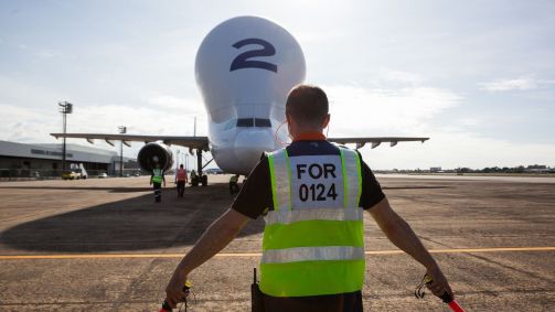 Avião Beluga ST da Airbus no aeroporto de Fortaleza