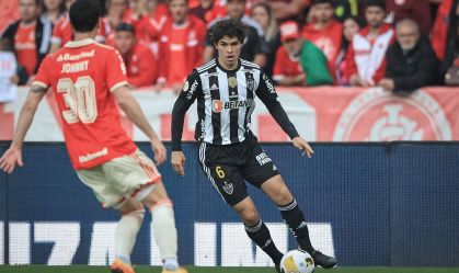 Na reestreia de Cuca, Atlético-MG leva 3 gols em 30 minutos e perde para o Inter